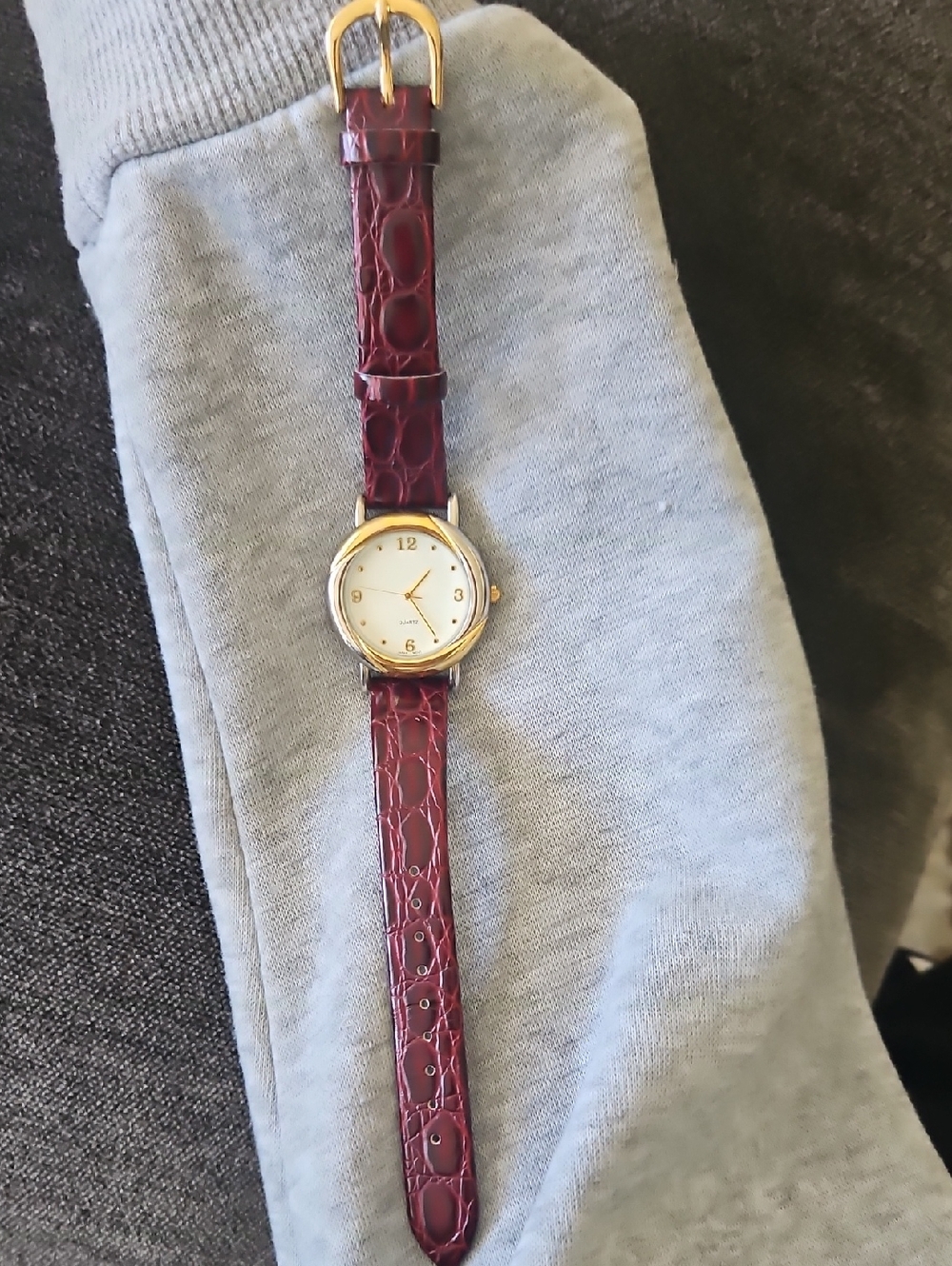 Classic Gold-Tone Round Watch with Burgundy Croc Genuine Leather Strap